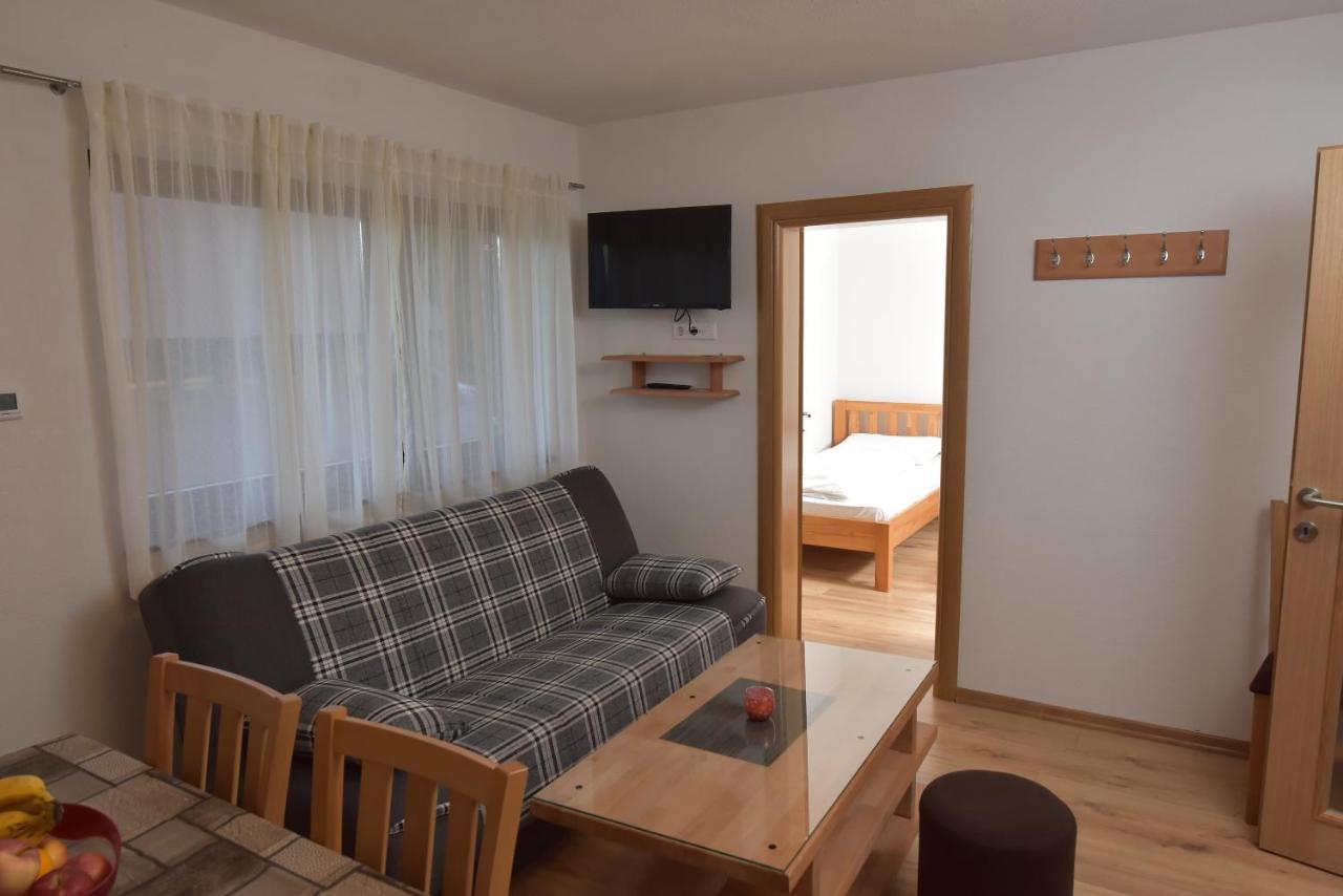 Apartments Villa Deja Τζαχορίνα Εξωτερικό φωτογραφία