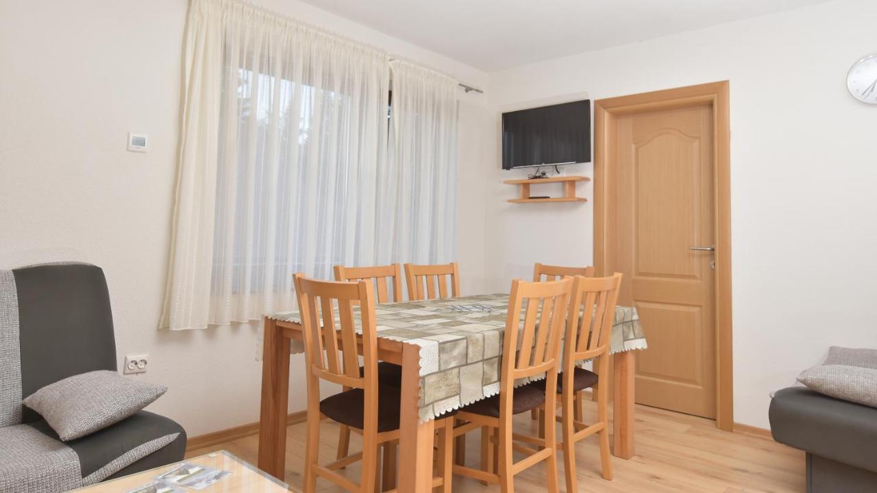 Apartments Villa Deja Τζαχορίνα Εξωτερικό φωτογραφία