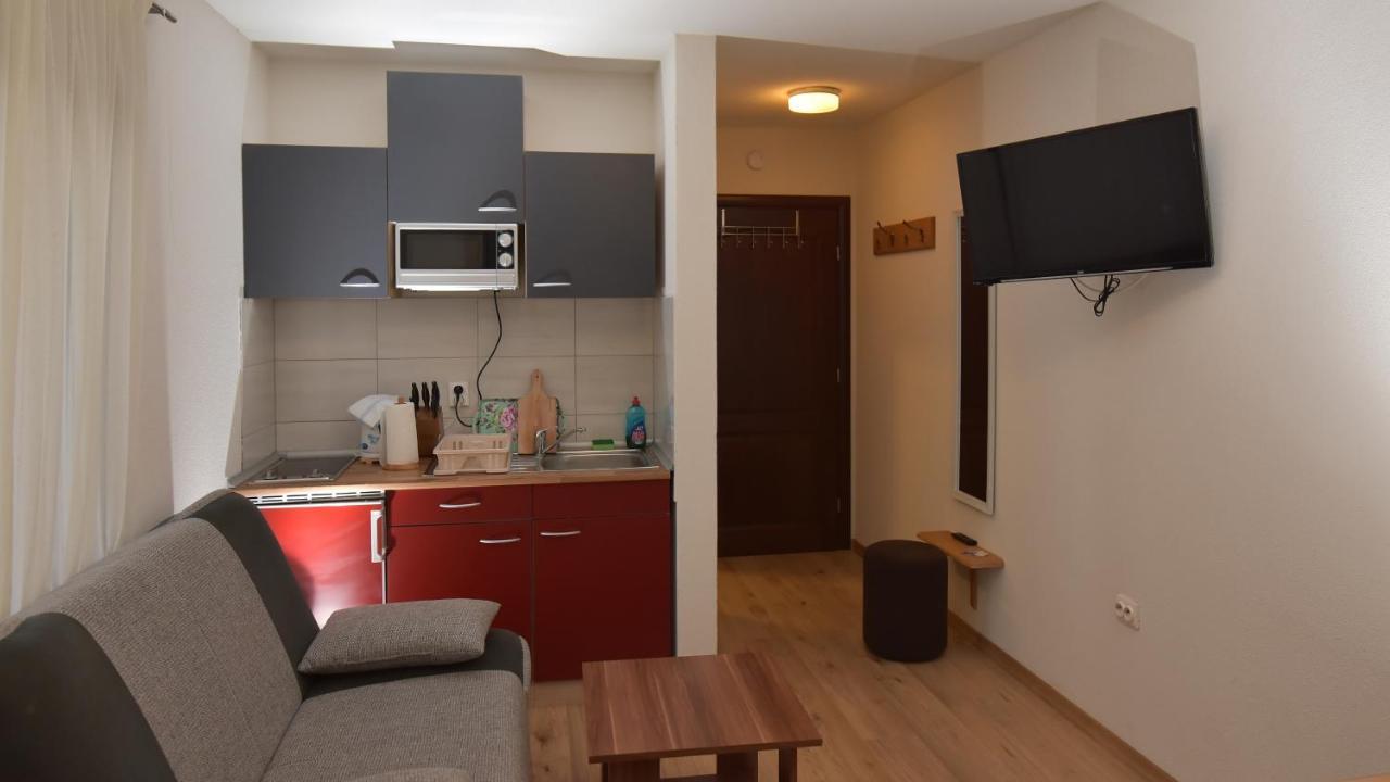 Apartments Villa Deja Τζαχορίνα Εξωτερικό φωτογραφία